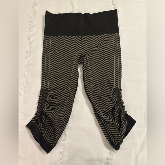 Lululemon - Picture 2 of 2